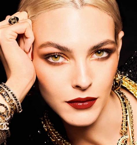 collezione natale chanel|Chanel Trucco Natale 2022 .